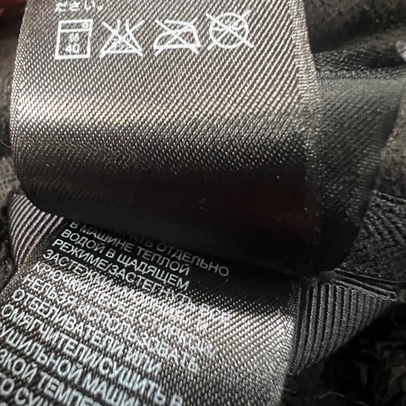 The North Face Women's Osito Fleece jacket, Black, Size Medium, Soft, Warm - Picture 10 of 10